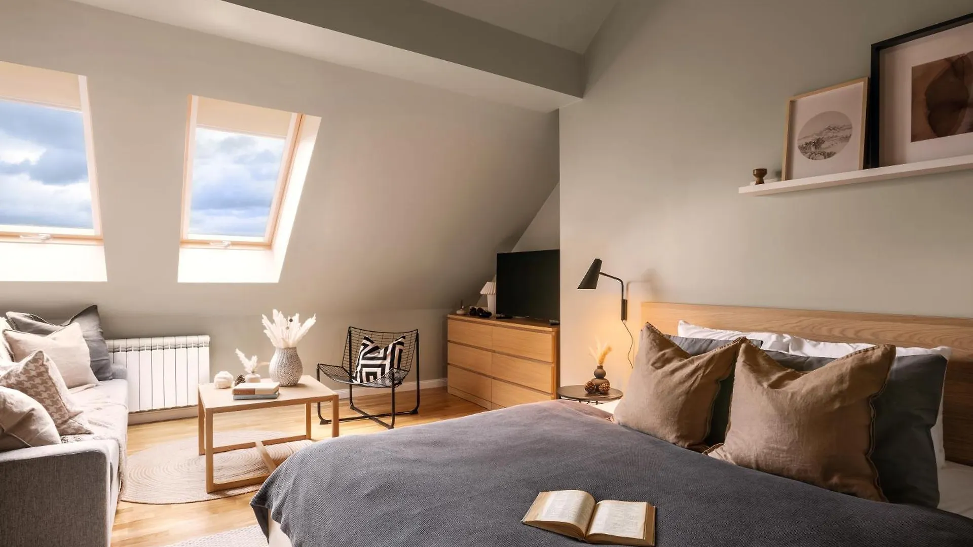 Turnkey I Karlin Square Apartments Prága 0*,