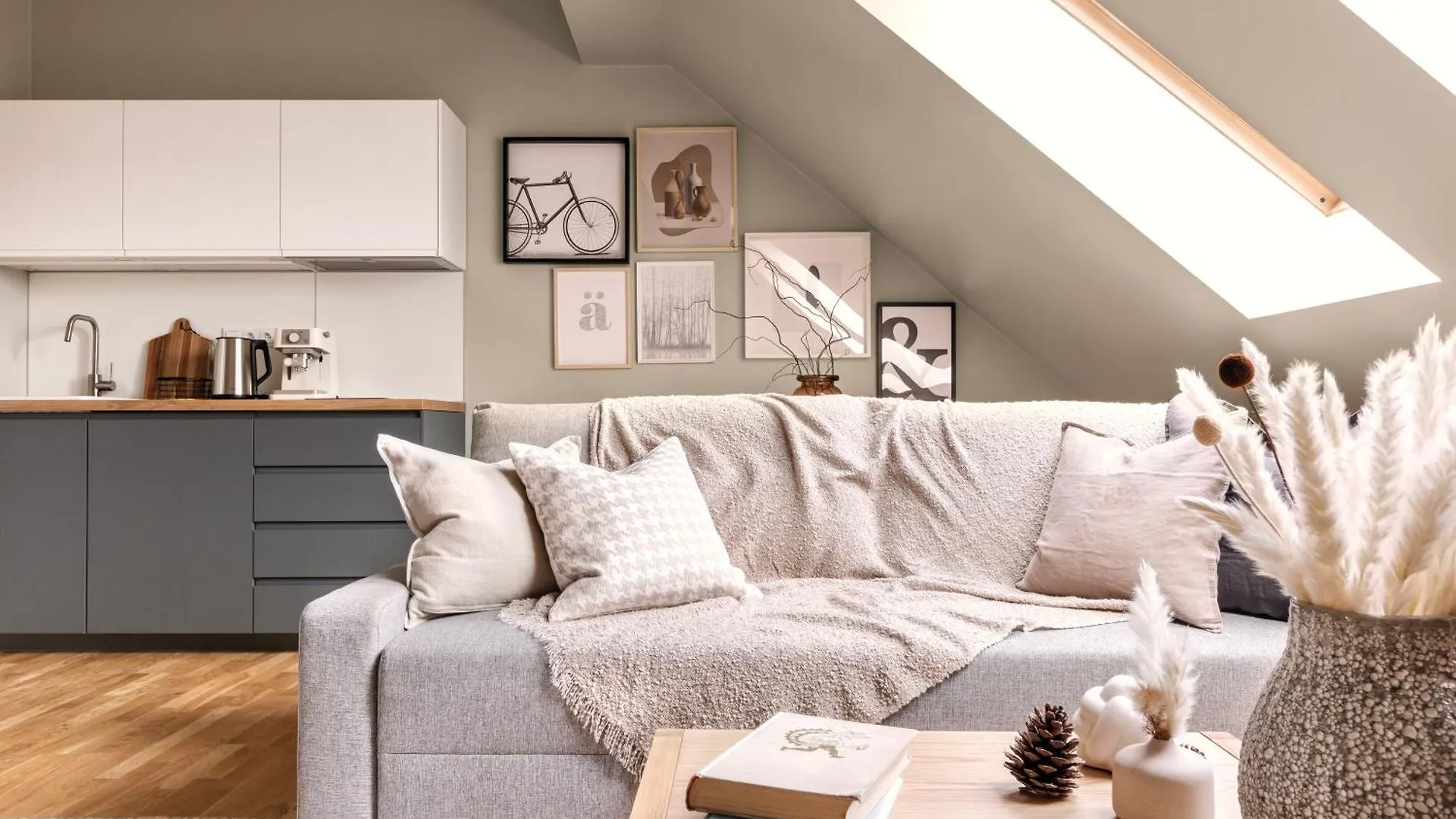 Turnkey I Karlin Square Apartments Praga